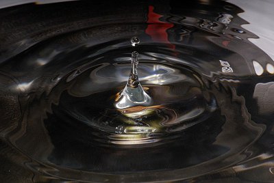 Nikon D3 Tropfen 003.jpg