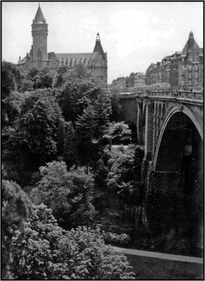 _small_Luxembourg-Pont d\'Adolphe.JPG