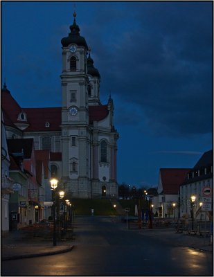 _small_05 Ottobeuren-Marktplatz mit Kloster_bearbeitet-1.JPG