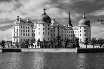 Schloß Moritzburg S-W.jpg