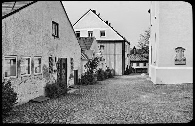_small_03 Tölz-Bei der Stadtpfarrkirche Mariä Himmelfahrt_2DxO.JPG