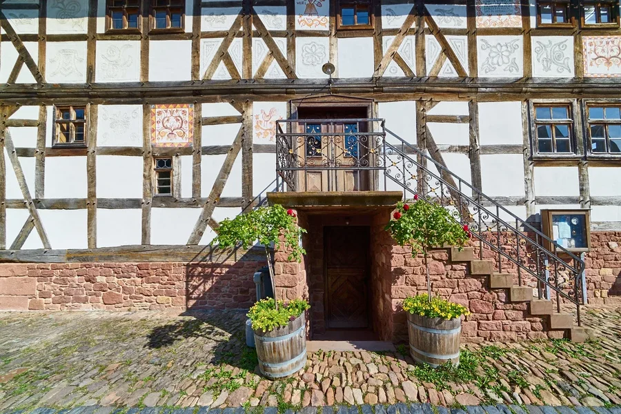 ---- • 0 • 1-500s • A7R II • Fassade.webp ---- • 0 • 1-500s • A7R II • Fassade.webp