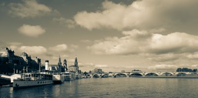 Terrassenufer s-w.jpg