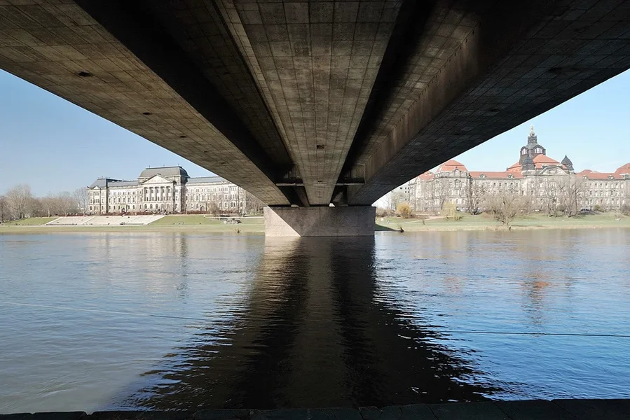 carolabr__cke_reg_ji_passig_gemacht.webp