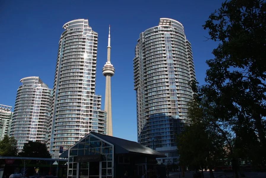 TORON_TURM_kl.webp