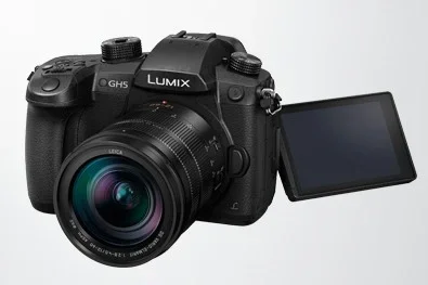 Panasonic_GH5_schraeg.webp