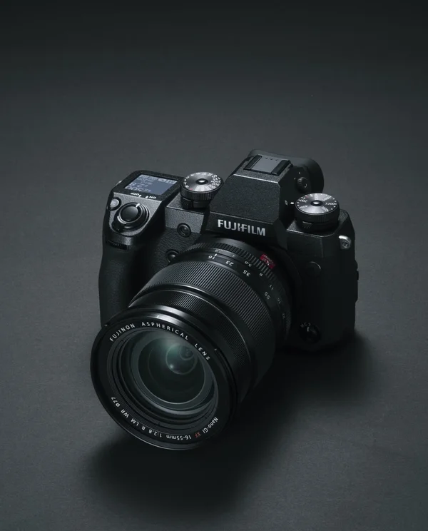 FUJIFILM_X-H1_Press1_04.webp