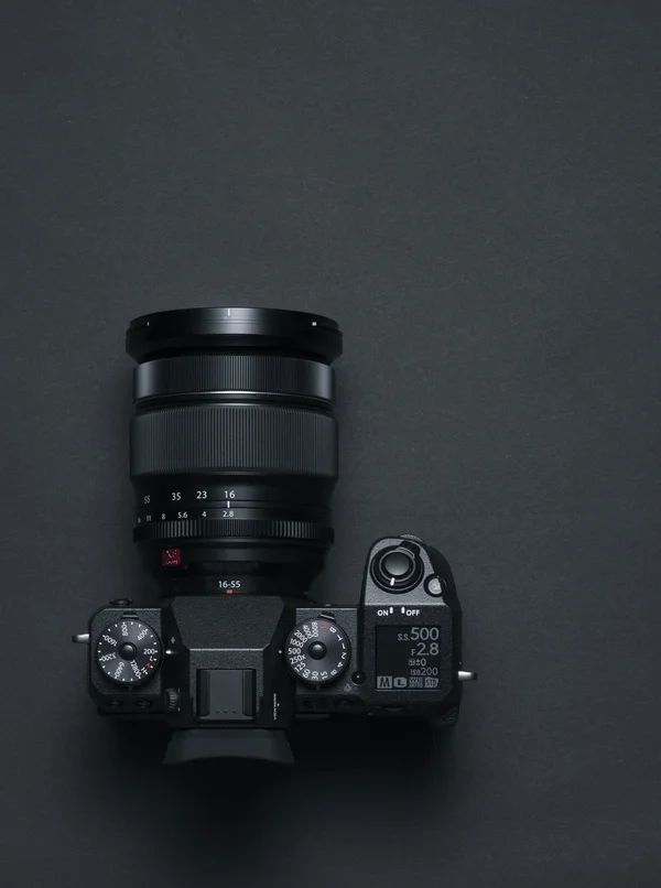 FUJIFILM_X-H1_Press2_04.webp