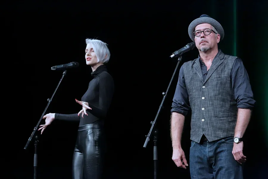 2018-06-02-14-01-29_0005_Sven Kemmler und Lisa Eckhart.webp