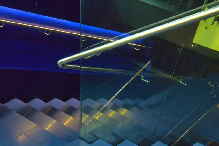 ArsStiegeBlauHDRFranzSL2490FINENTZERRTHIDYFIN_719x480.webp