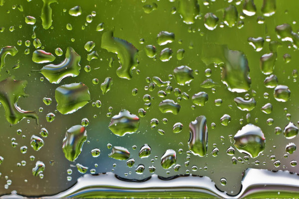 RaindropsonwindowwithbasisCLLMac60FINHIKOFINDEN_720x480.jpg