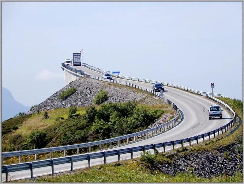 0634 Storseisund Brücke Averøy N.JPG