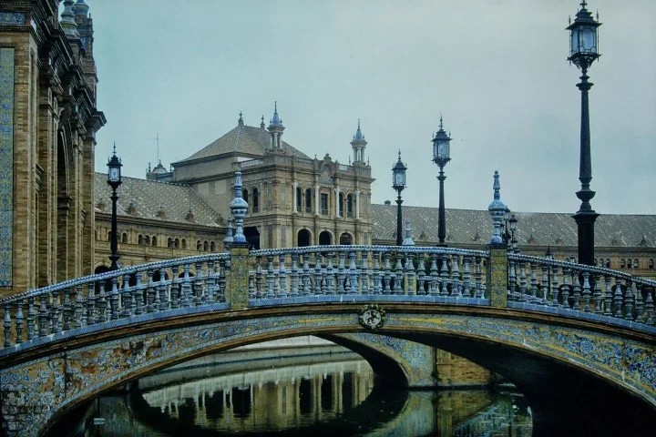 SevillaPlazaEspaniamSpiegelungENDVERSION_720x480.jpg
