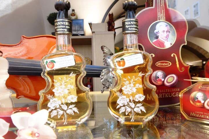 SalzburgAuslagemLikörMozartCL1856KOVE_720x479.webp
