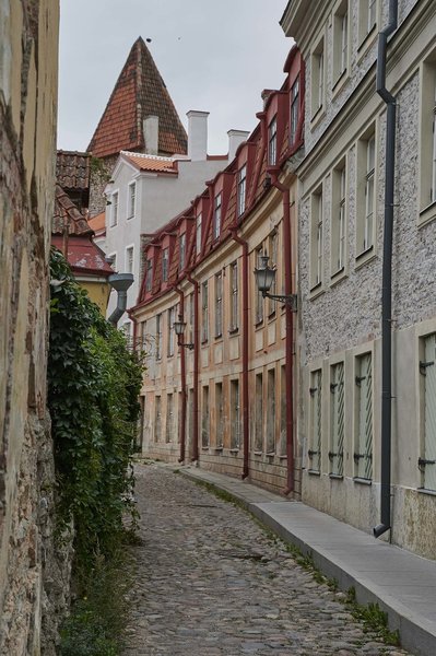 _MBZ0927_forum.jpg