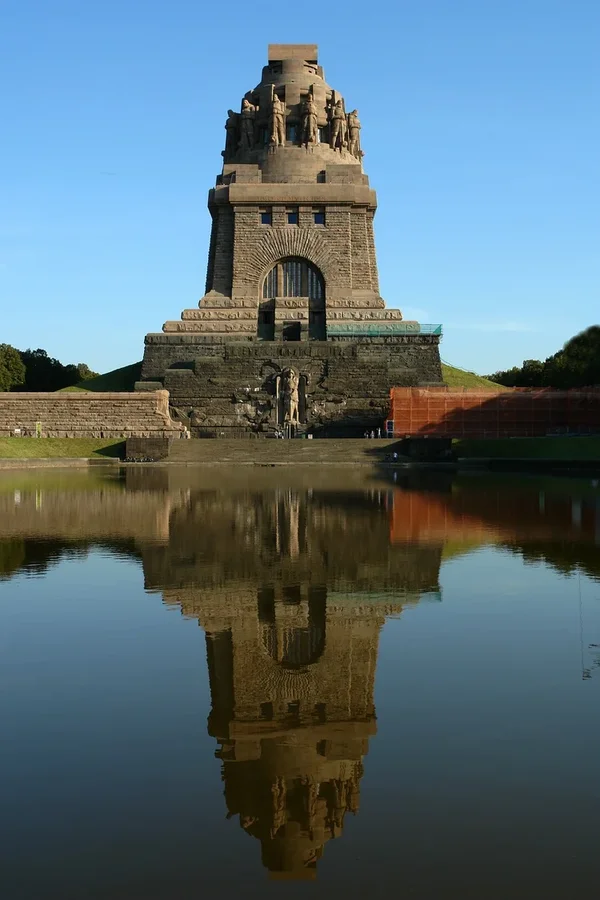 000396_HERBST 2011 IN LE.webp