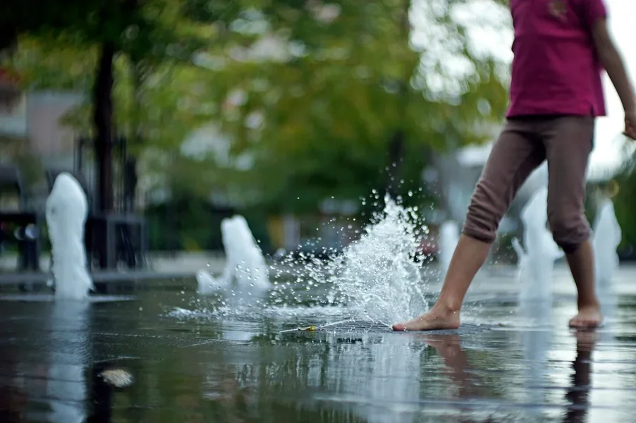 002440-2015-09-15  MEOPTA  WASSERSPIELE.webp