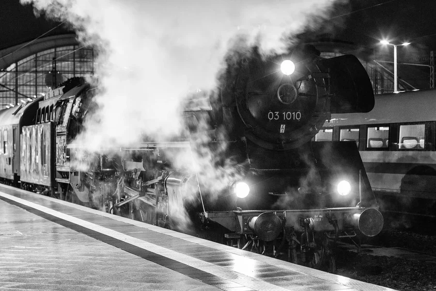 2015-11-07_03 1010-2  ABFAHRT  LE  HBF_MG_2445-2.webp