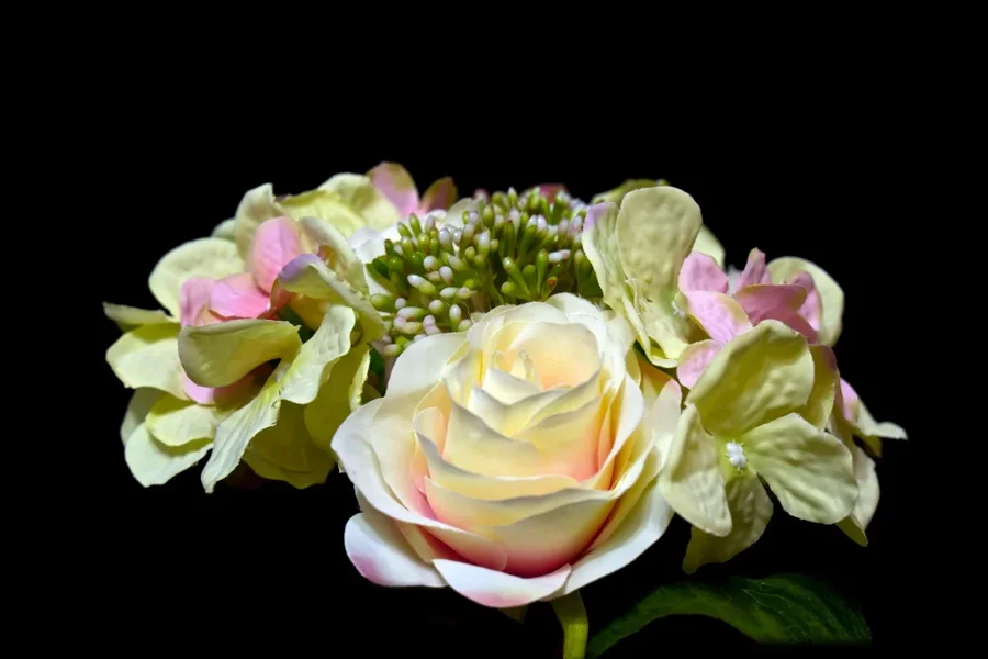 KunstblumeninurBlütenseitlichSL22490HIRESENDVERSIONAUSFIN_999x666.webp