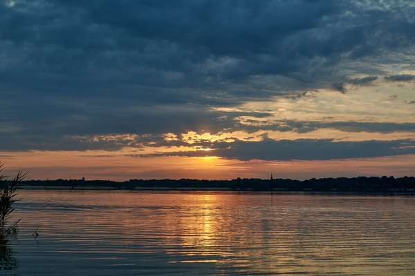 2020-08-02_SONNENAUFGANG_LE_C715980.jpg 2020-08-02_SONNENAUFGANG_LE_C715980.jpg