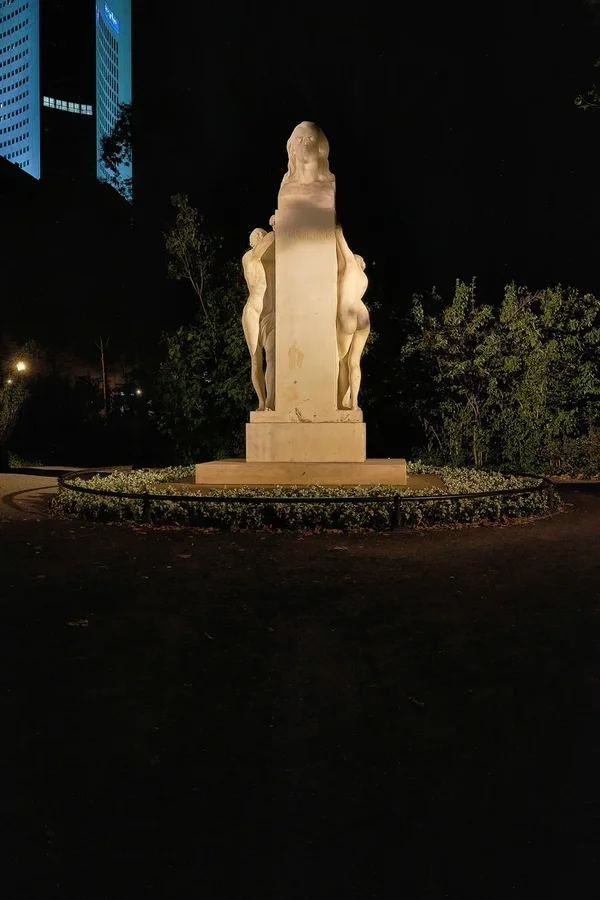 2020-08-21_LE_bei_NACHT_DSF7176.webp