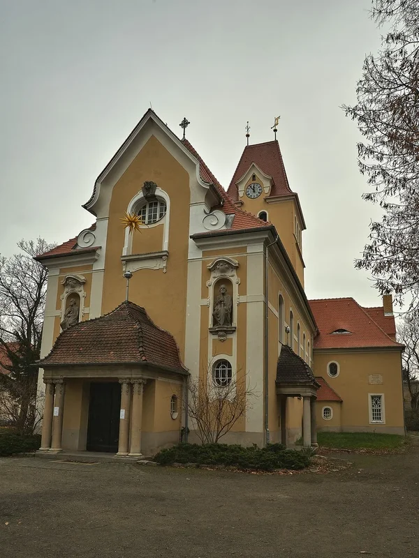 2020-12_06_APOSTEL_KIRCHE_MG_9419.webp
