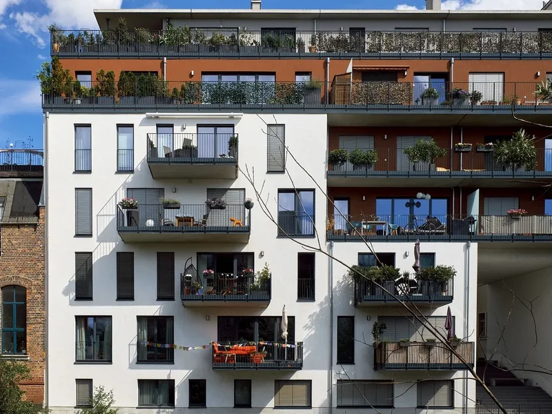 2021-04_FARBEN_IN_DER-STADT_DSF0050.webp
