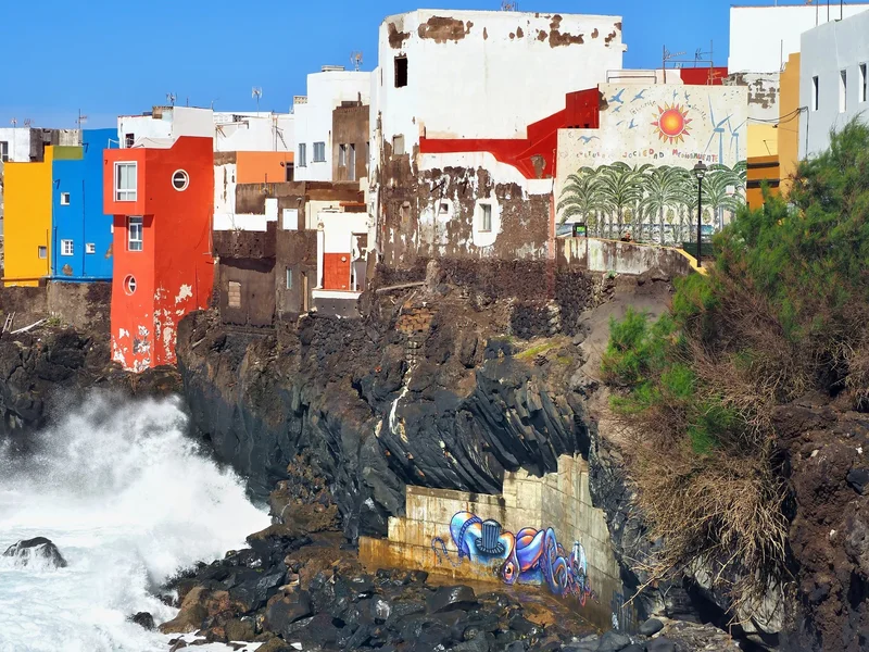 View of the swallow-nesting fishing village of Punta Brava on the island of Tenerife_klein.webp