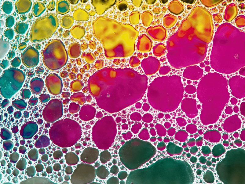 Öltropfen auf Wasser.jpg