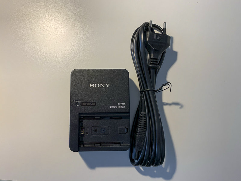 Sony Ladegeraet-1.jpg