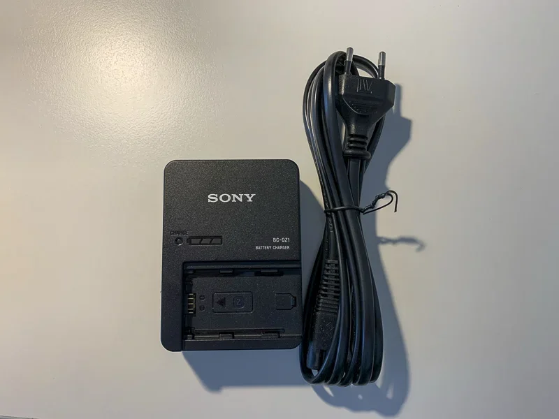 Sony Ladegeraet-1.webp