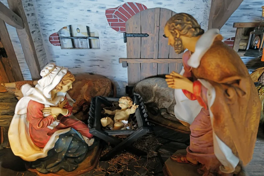 WeihnachtskrippeVolksgartenQ2FINFINFIN_1498x1000.webp