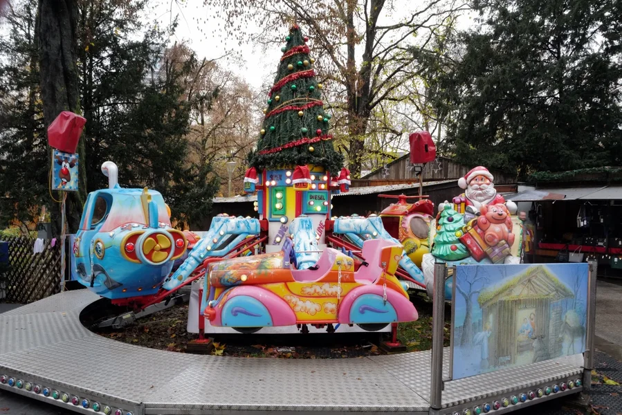 WeihnachtsmarktLebkuchenherzenVolksgartenKarussellnummer2Q2FINFINFIN_1498x1000.webp