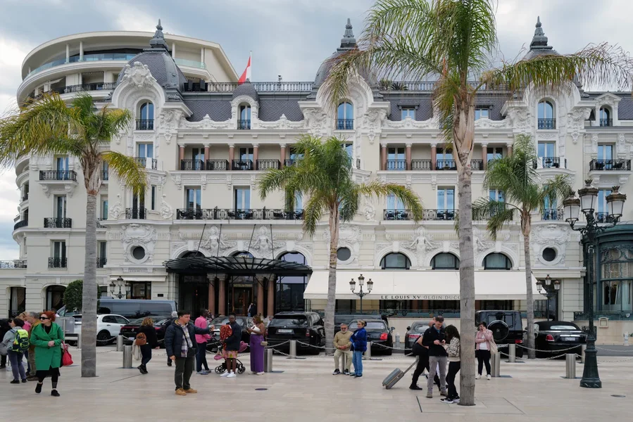 MonacoCafedeParisFRONTALL1001743_1498x1000.webp