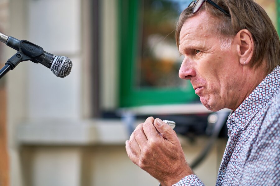 2023-06-17  ELSTERBLUESBAND  FUJI E-X3_DSF0380_Radiant.jpg