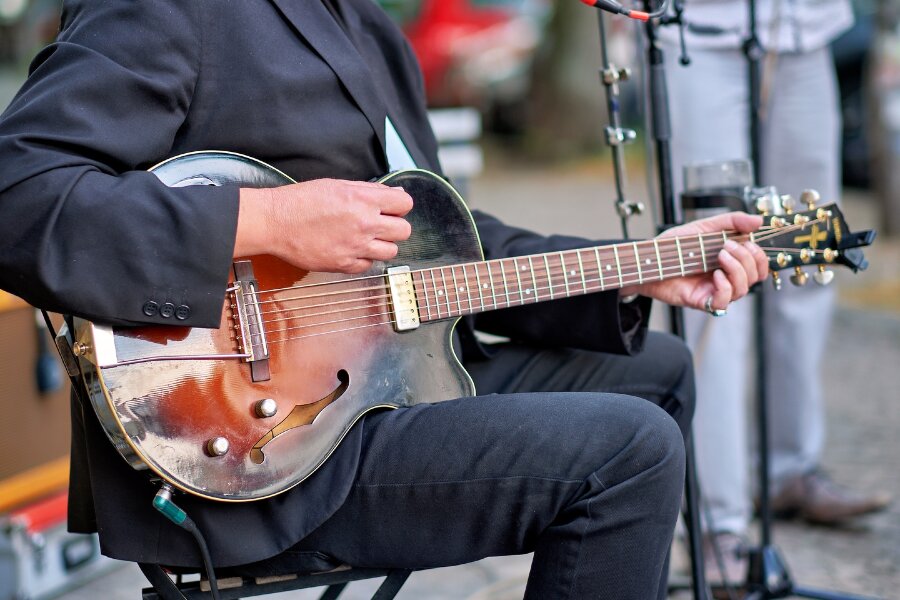 2023-06-17  ELSTERBLUESBAND  FUJI E-X3_DSF0691_Radiant.jpg