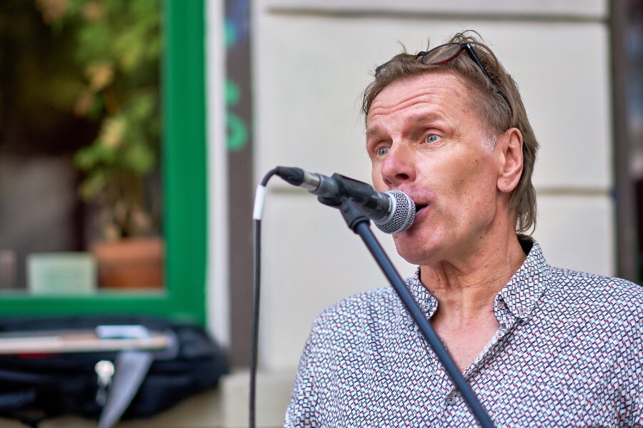 2023-06-17  ELSTERBLUESBAND  FUJI E-X3_DSF0701_Radiant.jpg