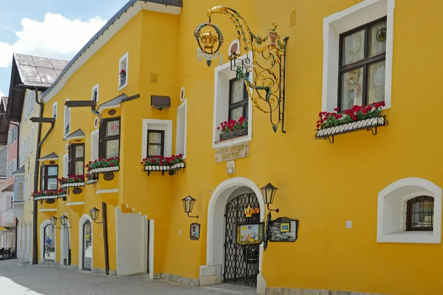 SterzingGelbesHotelQUERQ3.webp