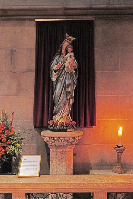 DomInnenMadonnaSL3Pana1635.webp