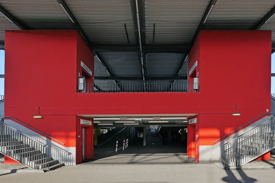 TiefgarageinROTIntersparIndustriezeileDLUX8DUNKLER.webp