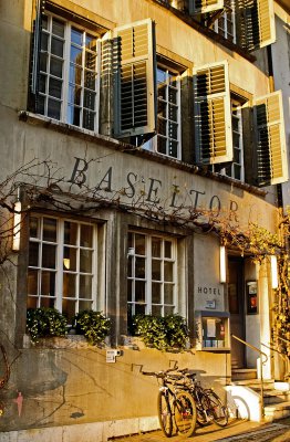 Hotel Baseltor_small.jpg
