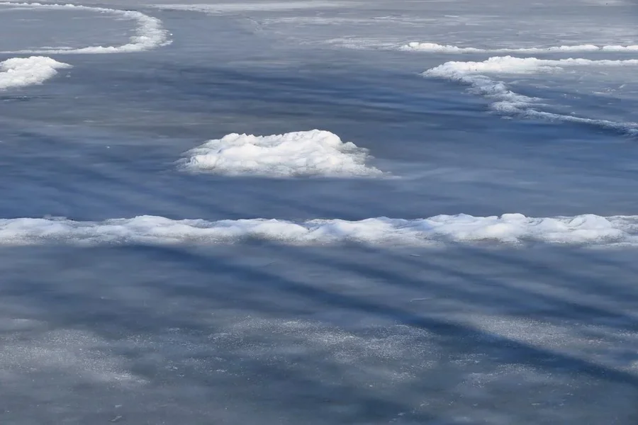 IceandSnowonWaterDREIV5.webp