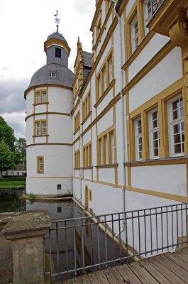 comp_Schloss Neuhaus (3).jpg