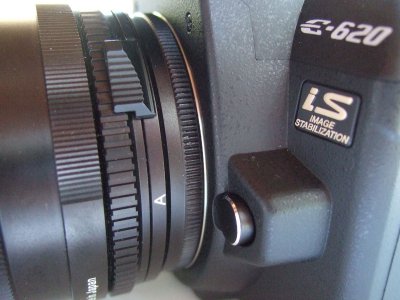 Olympus_620__Zeiss_ZS35_seite.jpg Olympus_620__Zeiss_ZS35_seite.jpg