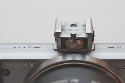 NEX-Schuh.jpg NEX-Schuh.jpg