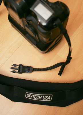 IF6S3523optechproloopstrap2-Thielefoto.jpg