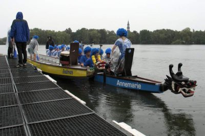 42_das blaue Boot ist fast voll.jpg