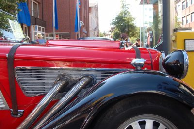 frontrotschwarzalt.jpg frontrotschwarzalt.jpg