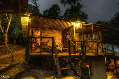 Wald-Hütte_SDIM4389_90_91_92_tonemapped_filtered.jpg