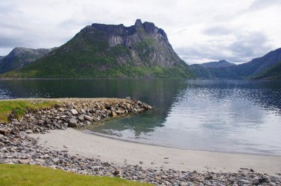 Fjord an der Nordwestküste.JPG